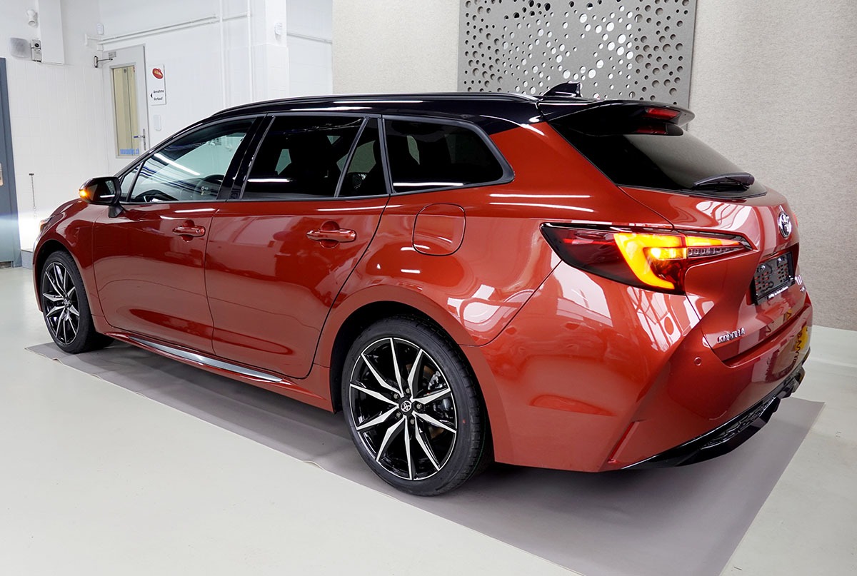 Toyota Corolla Touring Sports 2.0 HEV GR Sport 105367 2