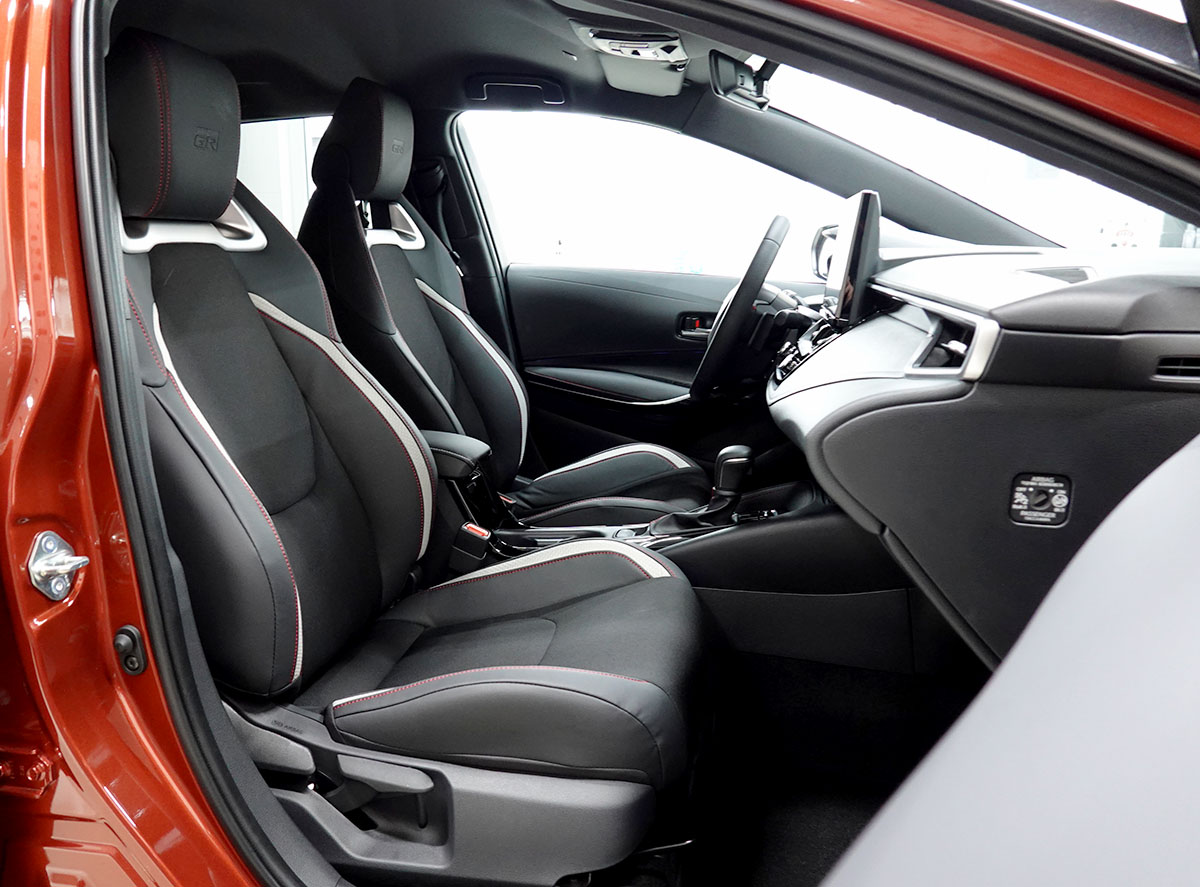 Toyota Corolla Touring Sports 2.0 HEV GR Sport 105367 3