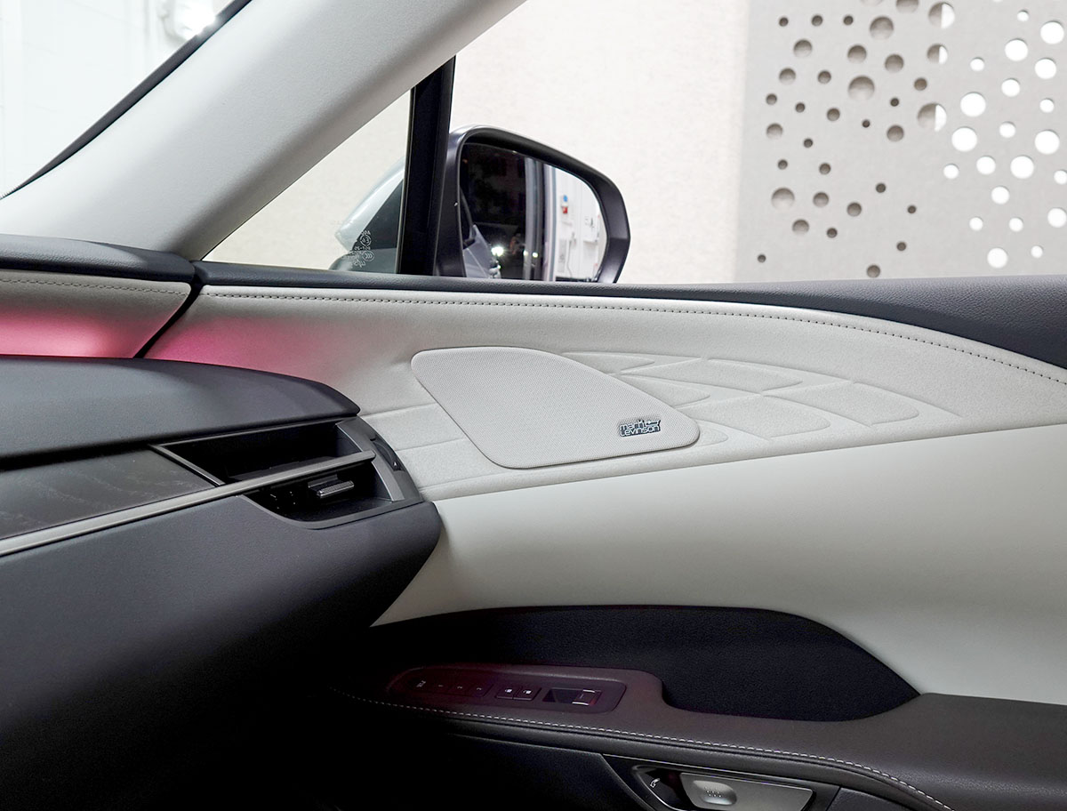 Lexus RX 450h+ Excellence 105377 12