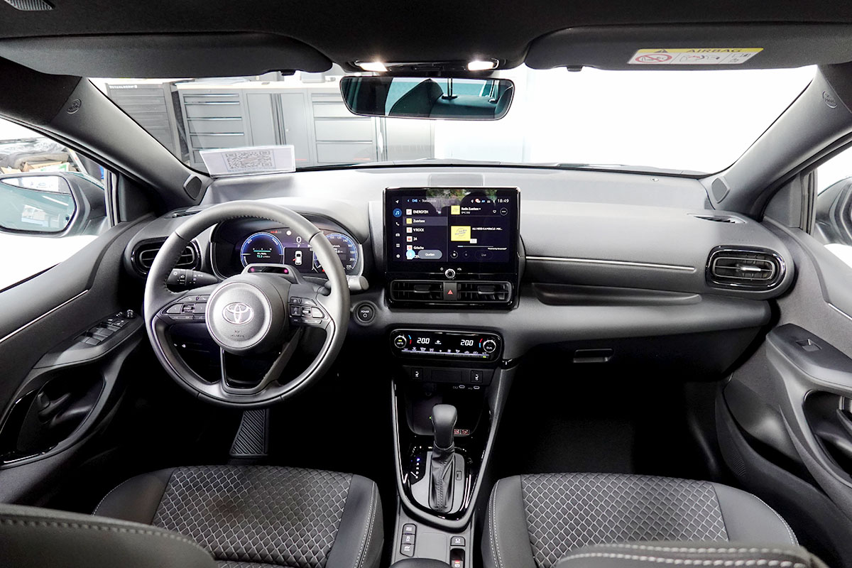 Toyota Yaris 1.5 VVT-i HSD Premium 105481 9