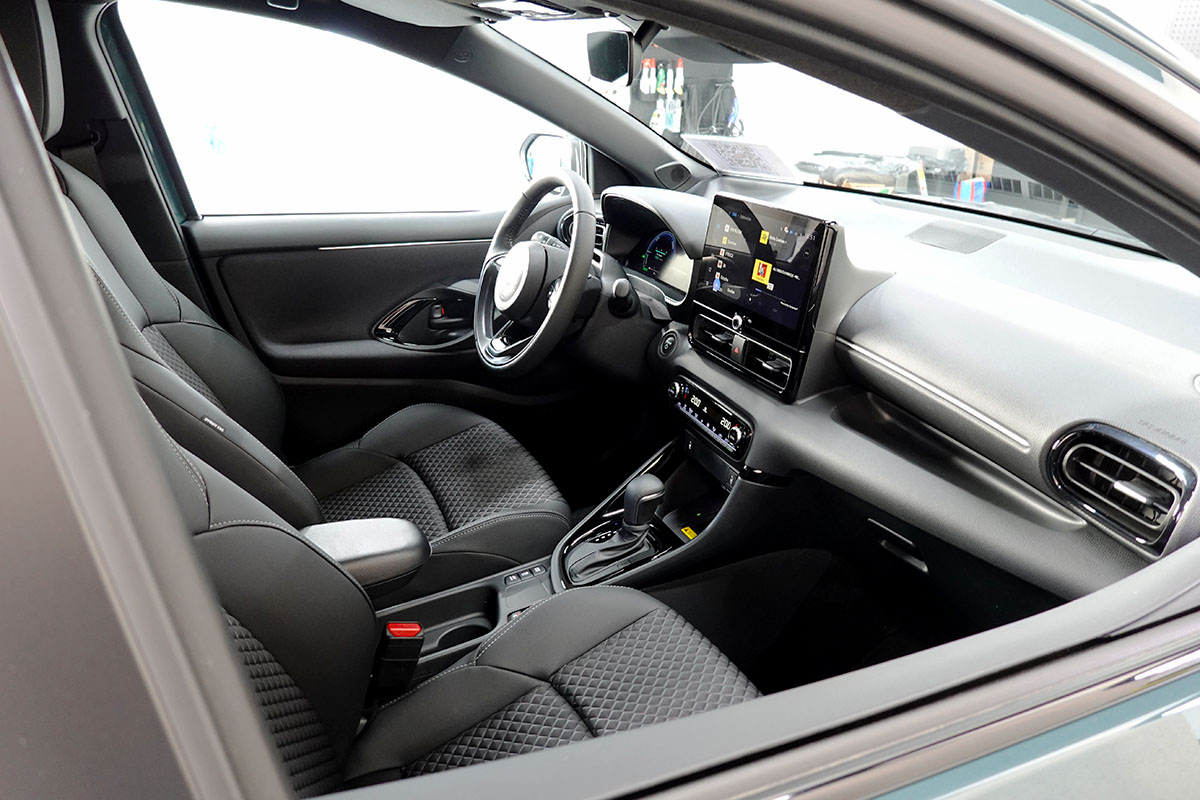 Toyota Yaris 1.5 VVT-i HSD Premium 105481 5