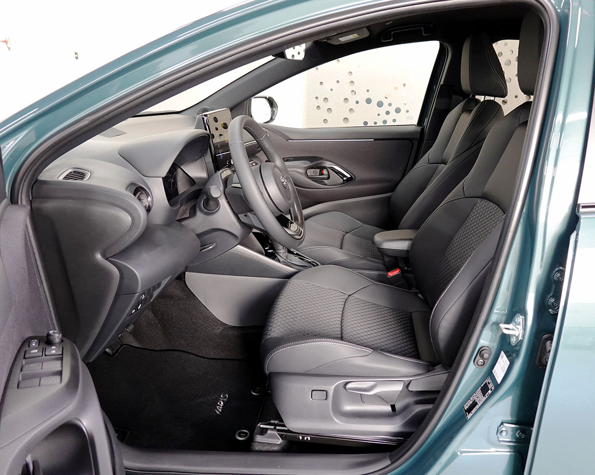 Toyota Yaris 1.5 VVT-i HSD Premium 105487 6